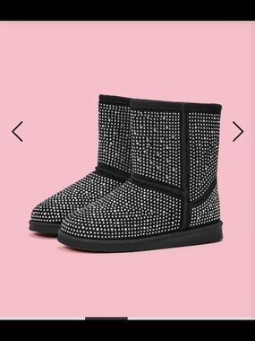 JustFab Kids Black Rhinestone Faux Fur Lined Boots Size 1